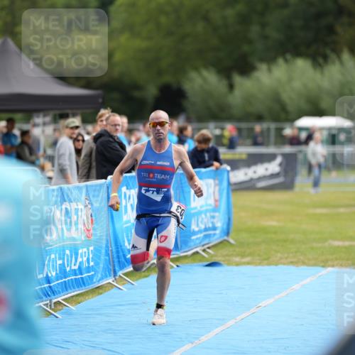 30.08.2026 - Elbe Triathlon Hamburg LAZAROV Photography http://msf.ph/oto/10026714 30.08.2026 09:58:38 Ziel 203 meine-sportfotos.de