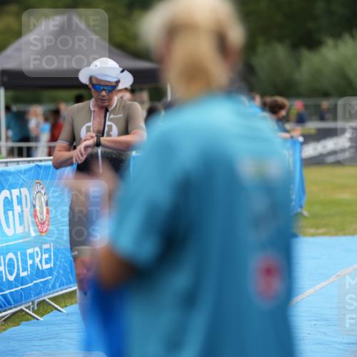 30.08.2026 - Elbe Triathlon Hamburg LAZAROV Photography http://msf.ph/oto/10026718 30.08.2026 09:59:02 Ziel 247 meine-sportfotos.de