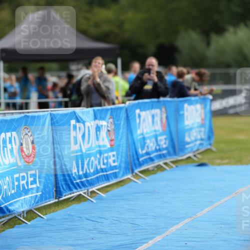 30.08.2026 - Elbe Triathlon Hamburg LAZAROV Photography http://msf.ph/oto/10026726 30.08.2026 10:00:10 Ziel 194 meine-sportfotos.de