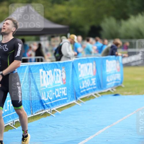 30.08.2026 - Elbe Triathlon Hamburg LAZAROV Photography http://msf.ph/oto/10026728 30.08.2026 10:00:24 Ziel 190 meine-sportfotos.de