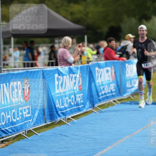 30.08.2026 - Elbe Triathlon Hamburg LAZAROV Photography http://msf.ph/oto/10026739 30.08.2026 10:10:01 Ziel 181, 240 meine-sportfotos.de