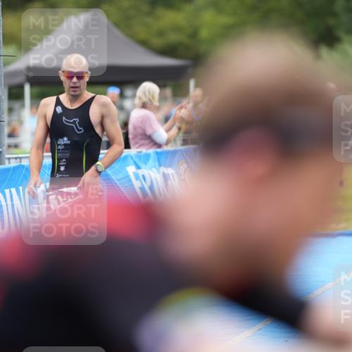 30.08.2026 - Elbe Triathlon Hamburg LAZAROV Photography http://msf.ph/oto/10026744 30.08.2026 10:10:33 Ziel 193, 221 meine-sportfotos.de