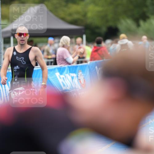 30.08.2026 - Elbe Triathlon Hamburg LAZAROV Photography http://msf.ph/oto/10026745 30.08.2026 10:10:34 Ziel 193, 221 meine-sportfotos.de