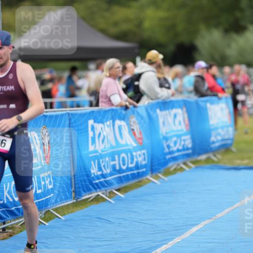 30.08.2026 - Elbe Triathlon Hamburg LAZAROV Photography http://msf.ph/oto/10026767 30.08.2026 10:14:09 Ziel 206 meine-sportfotos.de