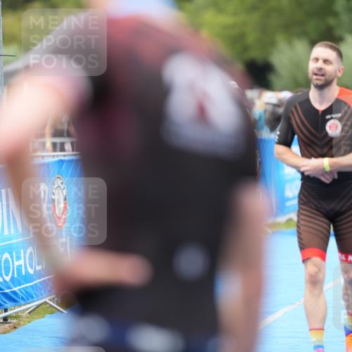 30.08.2026 - Elbe Triathlon Hamburg LAZAROV Photography http://msf.ph/oto/10026775 30.08.2026 10:14:37 Ziel 238 meine-sportfotos.de