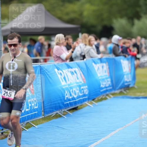 30.08.2026 - Elbe Triathlon Hamburg LAZAROV Photography http://msf.ph/oto/10026777 30.08.2026 10:15:34 Ziel 215 meine-sportfotos.de