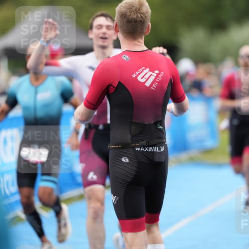 30.08.2026 - Elbe Triathlon Hamburg LAZAROV Photography http://msf.ph/oto/10026789 30.08.2026 10:17:27 Ziel 212, 308, 312 meine-sportfotos.de