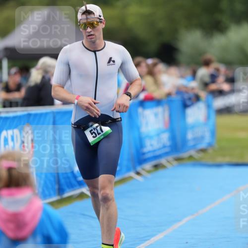 30.08.2026 - Elbe Triathlon Hamburg LAZAROV Photography http://msf.ph/oto/10026825 30.08.2026 10:25:03 Ziel 258, 527 meine-sportfotos.de