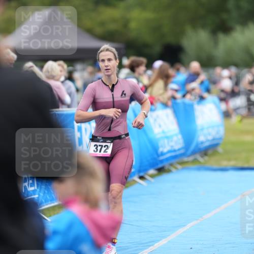 30.08.2026 - Elbe Triathlon Hamburg LAZAROV Photography http://msf.ph/oto/10026833 30.08.2026 10:26:23 Ziel 286, 372 meine-sportfotos.de
