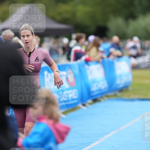 30.08.2026 - Elbe Triathlon Hamburg LAZAROV Photography http://msf.ph/oto/10026835 30.08.2026 10:26:23 Ziel 286, 372 meine-sportfotos.de