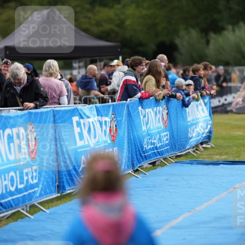 30.08.2026 - Elbe Triathlon Hamburg LAZAROV Photography http://msf.ph/oto/10026847 30.08.2026 10:28:15 Ziel 253, 318 meine-sportfotos.de