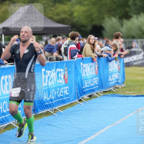 30.08.2026 - Elbe Triathlon Hamburg LAZAROV Photography http://msf.ph/oto/10026854 30.08.2026 10:28:52 Ziel 255 meine-sportfotos.de