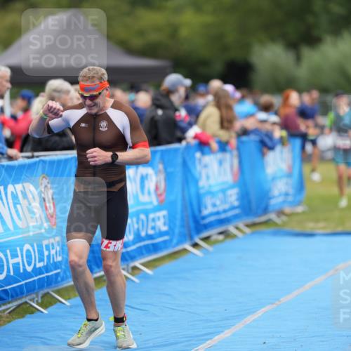 30.08.2026 - Elbe Triathlon Hamburg LAZAROV Photography http://msf.ph/oto/10026860 30.08.2026 10:29:38 Ziel 236, 310, 351 meine-sportfotos.de