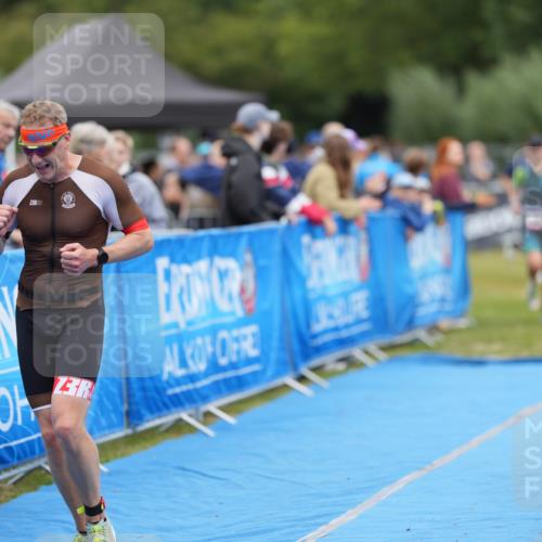 30.08.2026 - Elbe Triathlon Hamburg LAZAROV Photography http://msf.ph/oto/10026861 30.08.2026 10:29:39 Ziel 236, 310, 351 meine-sportfotos.de