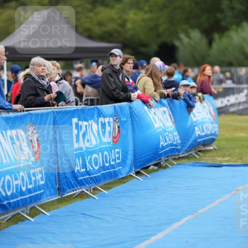 30.08.2026 - Elbe Triathlon Hamburg LAZAROV Photography http://msf.ph/oto/10026865 30.08.2026 10:29:43 Ziel 351 meine-sportfotos.de