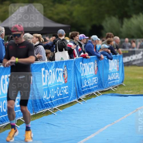 30.08.2026 - Elbe Triathlon Hamburg LAZAROV Photography http://msf.ph/oto/10026869 30.08.2026 10:30:44 Ziel 270 meine-sportfotos.de