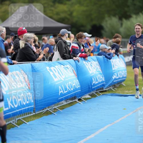 30.08.2026 - Elbe Triathlon Hamburg LAZAROV Photography http://msf.ph/oto/10026873 30.08.2026 10:31:04 Ziel 252, 1895 meine-sportfotos.de