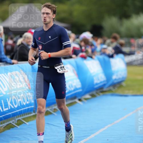 30.08.2026 - Elbe Triathlon Hamburg LAZAROV Photography http://msf.ph/oto/10026876 30.08.2026 10:31:07 Ziel 208, 252, 1895 meine-sportfotos.de
