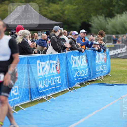 30.08.2026 - Elbe Triathlon Hamburg LAZAROV Photography http://msf.ph/oto/10026880 30.08.2026 10:31:14 Ziel 208 meine-sportfotos.de