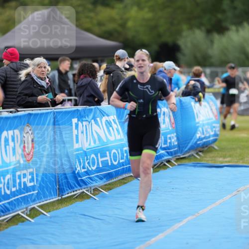 30.08.2026 - Elbe Triathlon Hamburg LAZAROV Photography http://msf.ph/oto/10026907 30.08.2026 10:33:28 Ziel 326, 382 meine-sportfotos.de