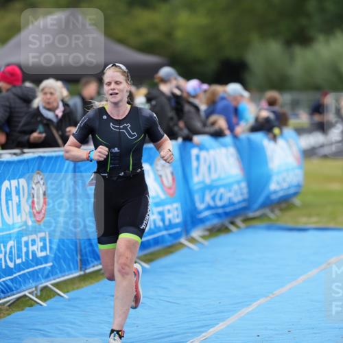30.08.2026 - Elbe Triathlon Hamburg LAZAROV Photography http://msf.ph/oto/10026908 30.08.2026 10:33:29 Ziel 326, 382 meine-sportfotos.de