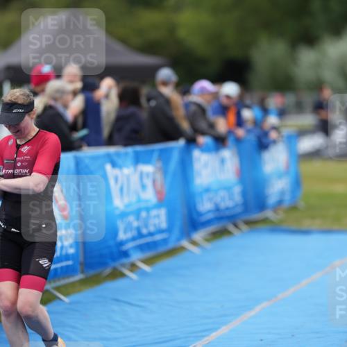 30.08.2026 - Elbe Triathlon Hamburg LAZAROV Photography http://msf.ph/oto/10026913 30.08.2026 10:33:54 Ziel 348 meine-sportfotos.de
