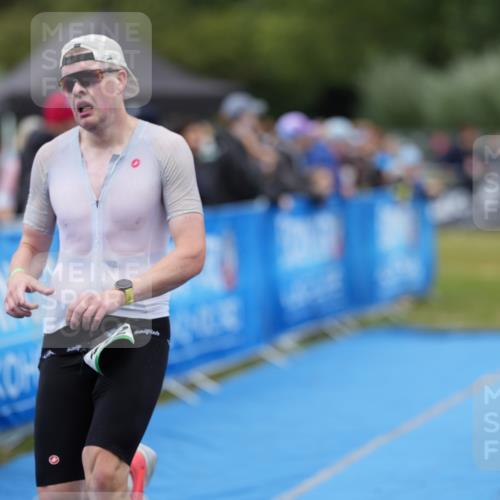 30.08.2026 - Elbe Triathlon Hamburg LAZAROV Photography http://msf.ph/oto/10026922 30.08.2026 10:34:22 Ziel 412 meine-sportfotos.de