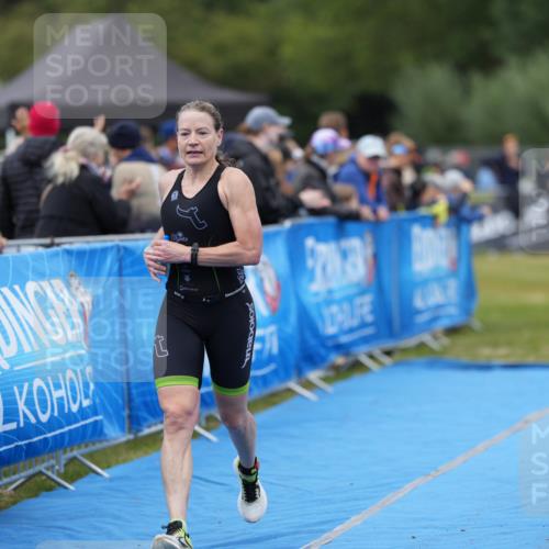 30.08.2026 - Elbe Triathlon Hamburg LAZAROV Photography http://msf.ph/oto/10026923 30.08.2026 10:34:46 Ziel 356, 385 meine-sportfotos.de