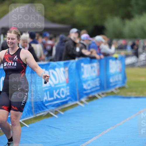 30.08.2026 - Elbe Triathlon Hamburg LAZAROV Photography http://msf.ph/oto/10026928 30.08.2026 10:34:52 Ziel 356 meine-sportfotos.de
