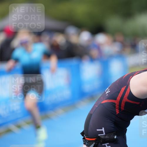 30.08.2026 - Elbe Triathlon Hamburg LAZAROV Photography http://msf.ph/oto/10026929 30.08.2026 10:35:05 Ziel 359 meine-sportfotos.de