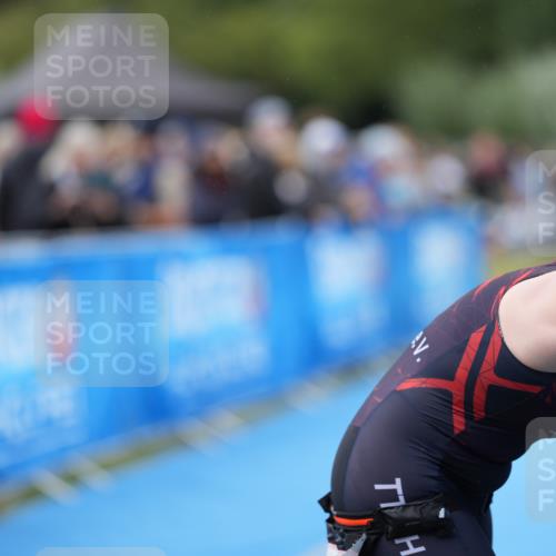 30.08.2026 - Elbe Triathlon Hamburg LAZAROV Photography http://msf.ph/oto/10026931 30.08.2026 10:35:06 Ziel 359 meine-sportfotos.de
