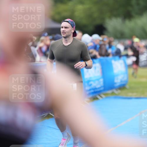 30.08.2026 - Elbe Triathlon Hamburg LAZAROV Photography http://msf.ph/oto/10026935 30.08.2026 10:35:21 Ziel 251, 262, 325 meine-sportfotos.de