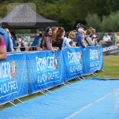 30.08.2026 - Elbe Triathlon Hamburg LAZAROV Photography http://msf.ph/oto/10027120 30.08.2026 10:46:50 Ziel 293, 354, 544 meine-sportfotos.de