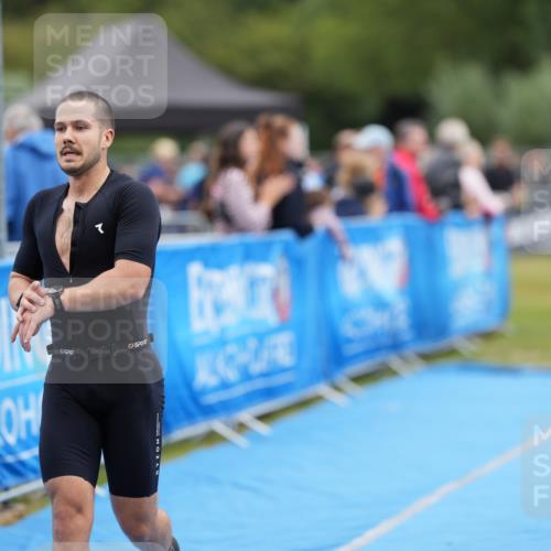 30.08.2026 - Elbe Triathlon Hamburg LAZAROV Photography http://msf.ph/oto/10027162 30.08.2026 10:51:10 Ziel 285, 567, 705 meine-sportfotos.de