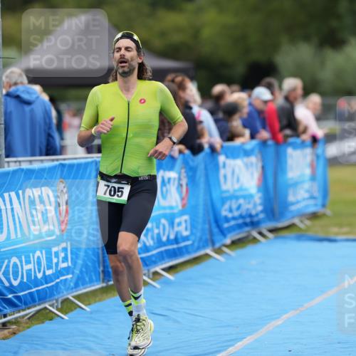30.08.2026 - Elbe Triathlon Hamburg LAZAROV Photography http://msf.ph/oto/10027163 30.08.2026 10:51:16 Ziel 489, 705 meine-sportfotos.de