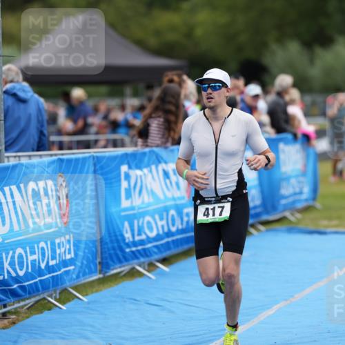 30.08.2026 - Elbe Triathlon Hamburg LAZAROV Photography http://msf.ph/oto/10027187 30.08.2026 10:52:17 Ziel 417 meine-sportfotos.de