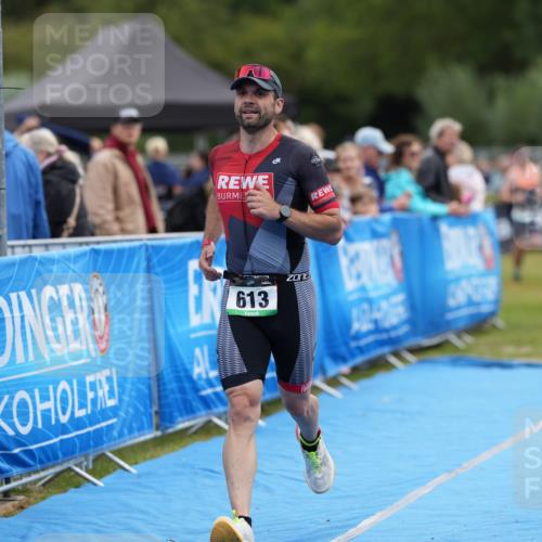30.08.2026 - Elbe Triathlon Hamburg LAZAROV Photography http://msf.ph/oto/10027204 30.08.2026 10:53:39 Ziel 613 meine-sportfotos.de