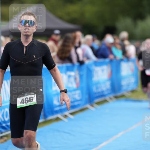 30.08.2026 - Elbe Triathlon Hamburg LAZAROV Photography http://msf.ph/oto/10027218 30.08.2026 10:54:30 Ziel 374, 466 meine-sportfotos.de