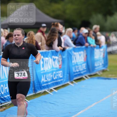 30.08.2026 - Elbe Triathlon Hamburg LAZAROV Photography http://msf.ph/oto/10027220 30.08.2026 10:54:33 Ziel 374, 466 meine-sportfotos.de