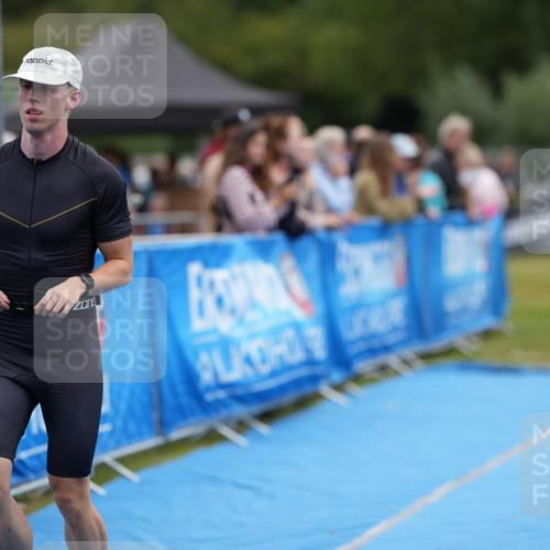 30.08.2026 - Elbe Triathlon Hamburg LAZAROV Photography http://msf.ph/oto/10027224 30.08.2026 10:55:08 Ziel 397 meine-sportfotos.de