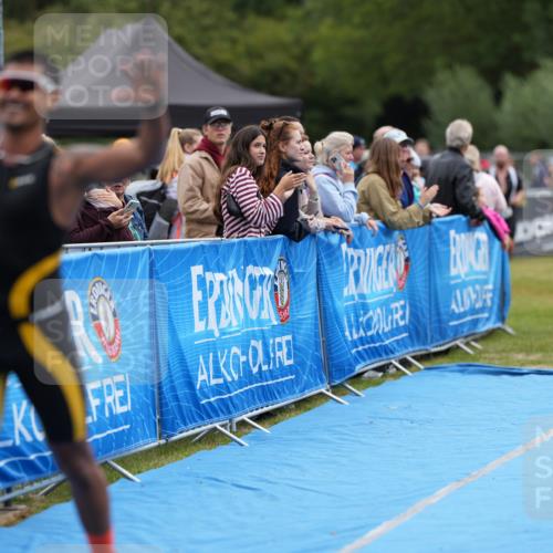 30.08.2026 - Elbe Triathlon Hamburg LAZAROV Photography http://msf.ph/oto/10027227 30.08.2026 10:55:19 Ziel 353, 438, 493, 519, 663 meine-sportfotos.de