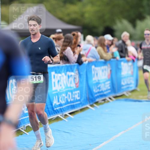30.08.2026 - Elbe Triathlon Hamburg LAZAROV Photography http://msf.ph/oto/10027231 30.08.2026 10:55:25 Ziel 353, 438, 519, 663 meine-sportfotos.de