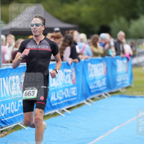30.08.2026 - Elbe Triathlon Hamburg LAZAROV Photography http://msf.ph/oto/10027234 30.08.2026 10:55:28 Ziel 519, 663 meine-sportfotos.de