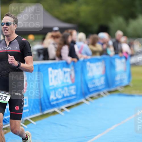 30.08.2026 - Elbe Triathlon Hamburg LAZAROV Photography http://msf.ph/oto/10027235 30.08.2026 10:55:28 Ziel 519, 663 meine-sportfotos.de