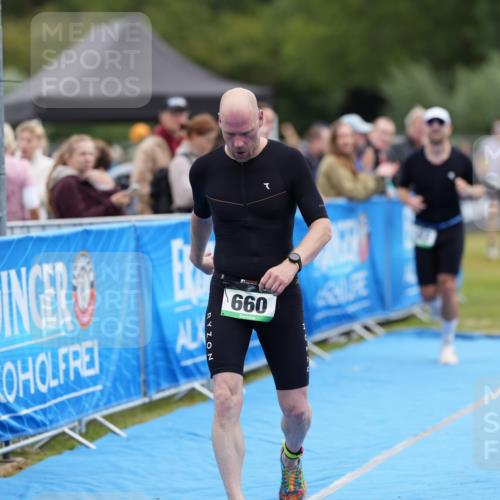 30.08.2026 - Elbe Triathlon Hamburg LAZAROV Photography http://msf.ph/oto/10027237 30.08.2026 10:55:37 Ziel 543, 582, 660 meine-sportfotos.de