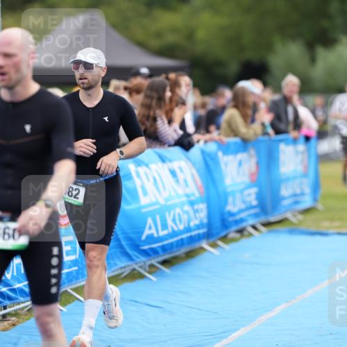 30.08.2026 - Elbe Triathlon Hamburg LAZAROV Photography http://msf.ph/oto/10027239 30.08.2026 10:55:39 Ziel 543, 582, 660 meine-sportfotos.de