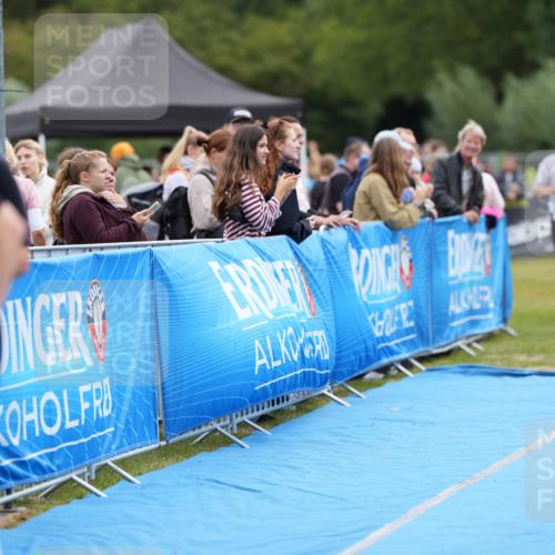 30.08.2026 - Elbe Triathlon Hamburg LAZAROV Photography http://msf.ph/oto/10027240 30.08.2026 10:55:40 Ziel 543, 582, 660 meine-sportfotos.de