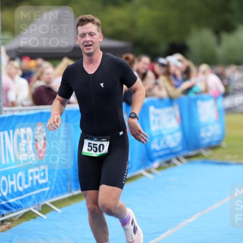 30.08.2026 - Elbe Triathlon Hamburg LAZAROV Photography http://msf.ph/oto/10027254 30.08.2026 10:56:52 Ziel 550, 668 meine-sportfotos.de