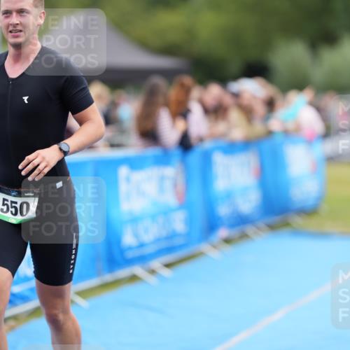 30.08.2026 - Elbe Triathlon Hamburg LAZAROV Photography http://msf.ph/oto/10027255 30.08.2026 10:56:52 Ziel 550, 668 meine-sportfotos.de