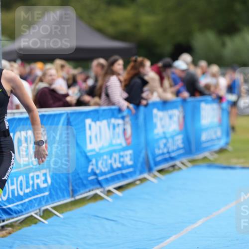 30.08.2026 - Elbe Triathlon Hamburg LAZAROV Photography http://msf.ph/oto/10027263 30.08.2026 10:57:21 Ziel 386 meine-sportfotos.de